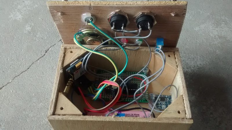 kids-arduino-phone2-inside